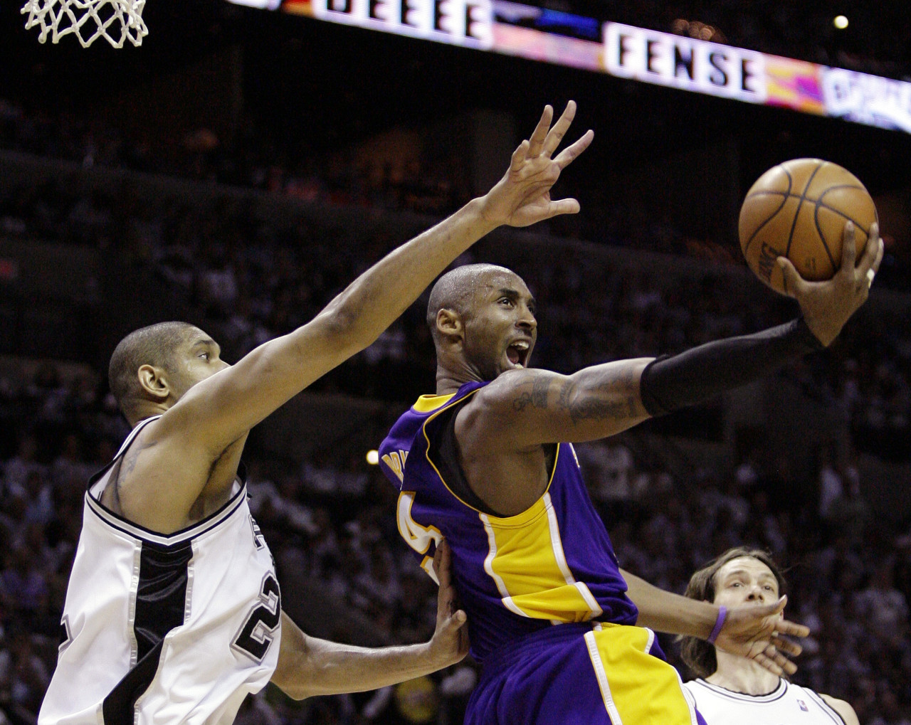 官方网站-帕森斯：在大多数的榜单中邓肯都排在科比前面 这个没有争议